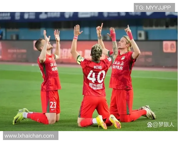 足球巨星背后的导师与他们的成就之路揭秘 足球巨星背后的导师与他们的成就之路揭秘