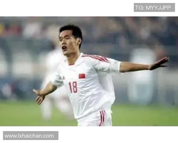 足球巨星亲笔签名球衣胸前铭刻荣耀与热血瞬间 足球巨星亲笔签名球衣胸前铭刻荣耀与热血瞬间