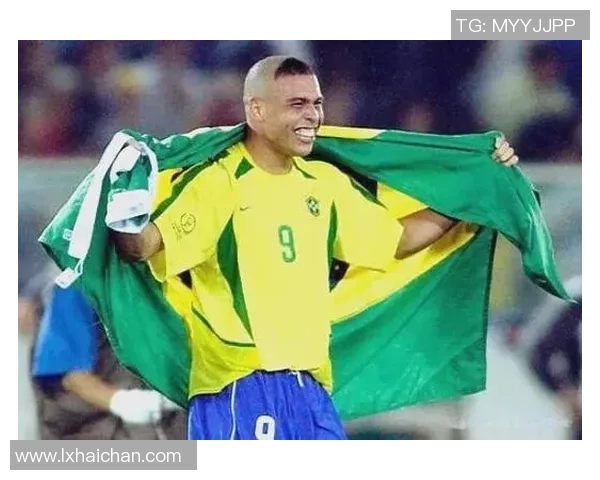 世界足球历史上最伟大的50位球星及其传奇时刻揭秘